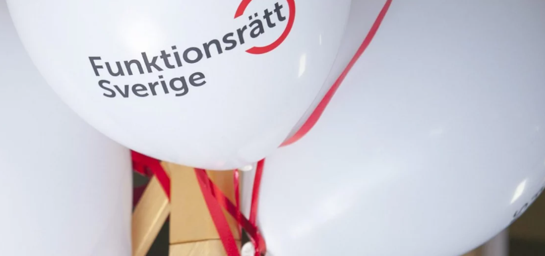 Ballonger med texten Funktionsrätt Sverige
